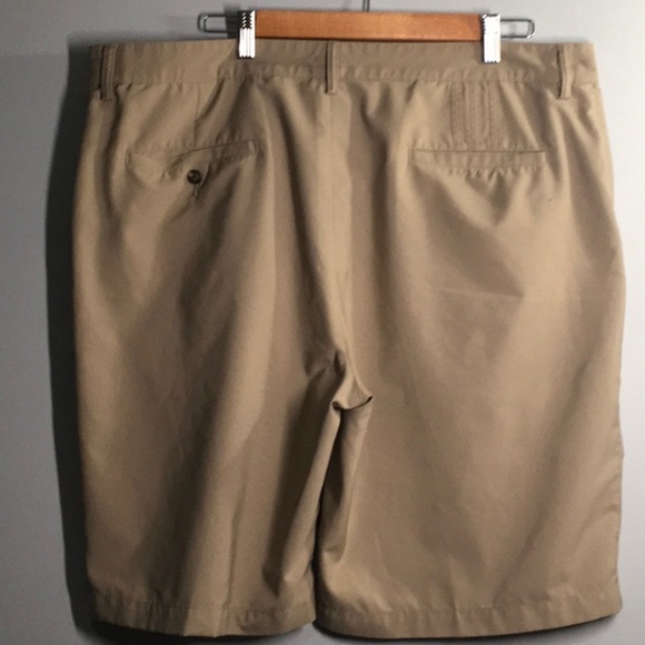 Adidas shorts men’s size 40 tan 100% polyester flat front thin fabric - Picture 11 of 14